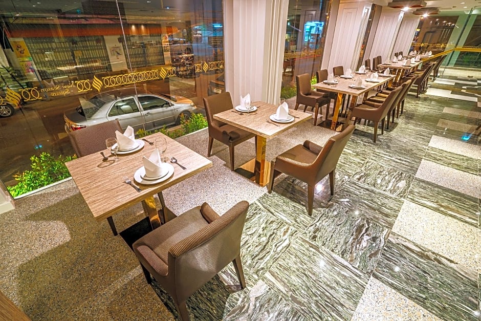 New Season Square Hotel