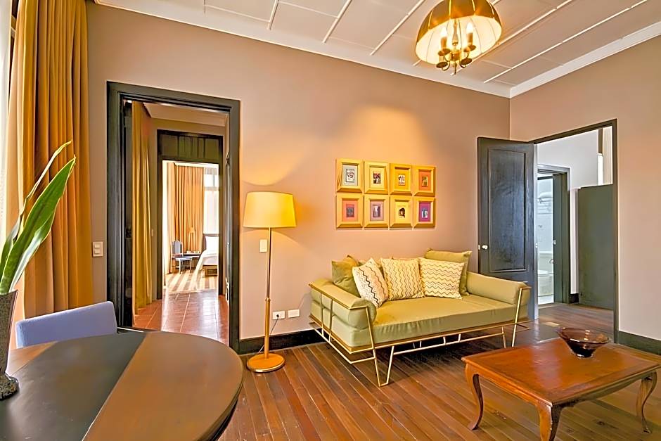 The Henry Hotel Manila