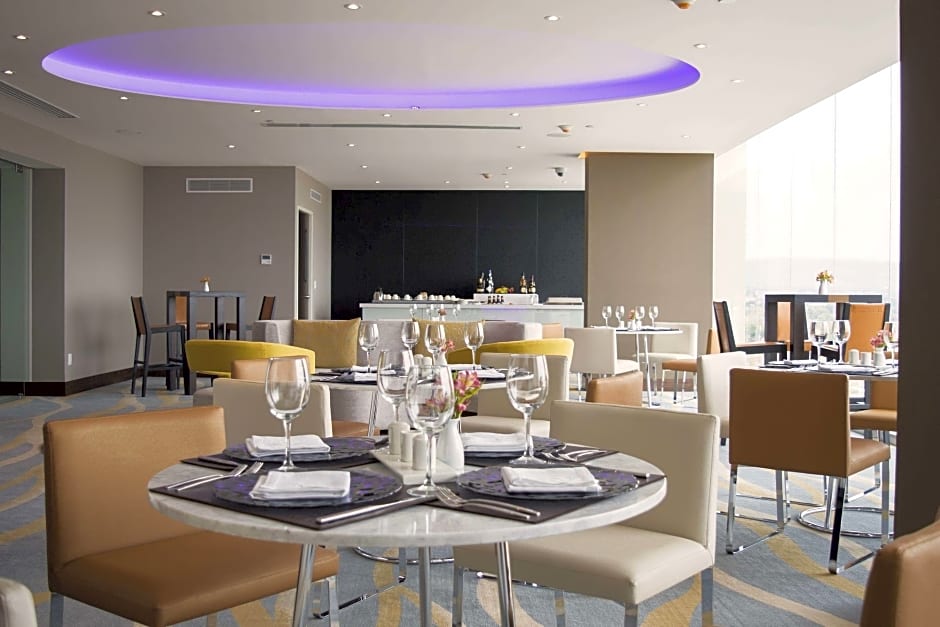 HS HOTSSON Hotel Silao