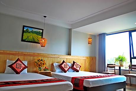 Triple Room with Mountain View