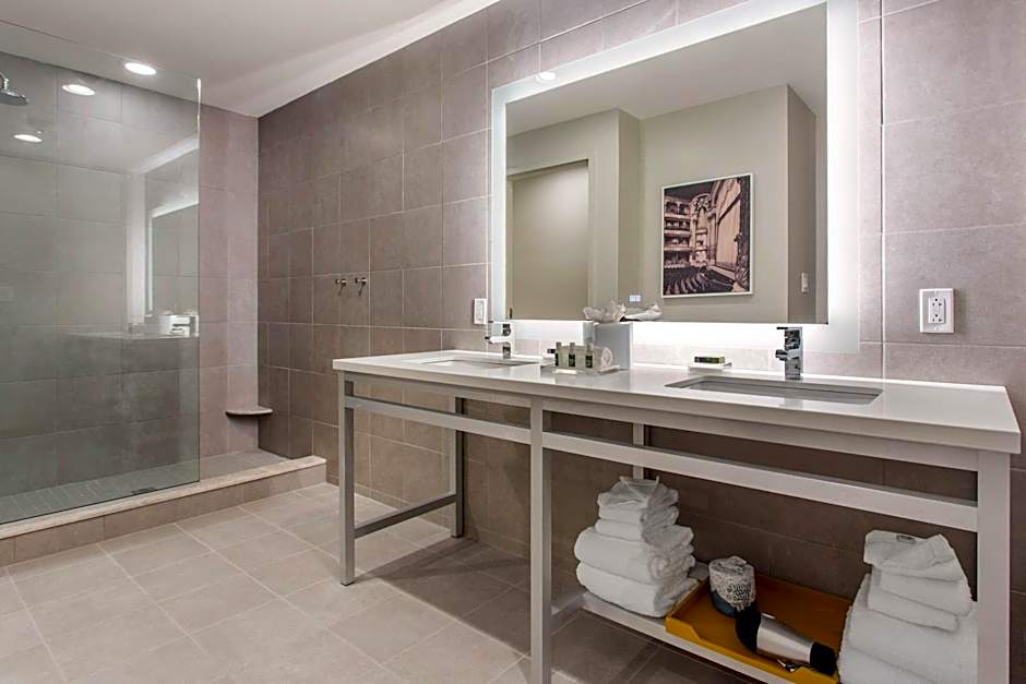 Cambria Hotel Philadelphia Downtown - City Center