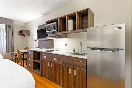 2 Double Beds, Efficiency, Nonsmoking