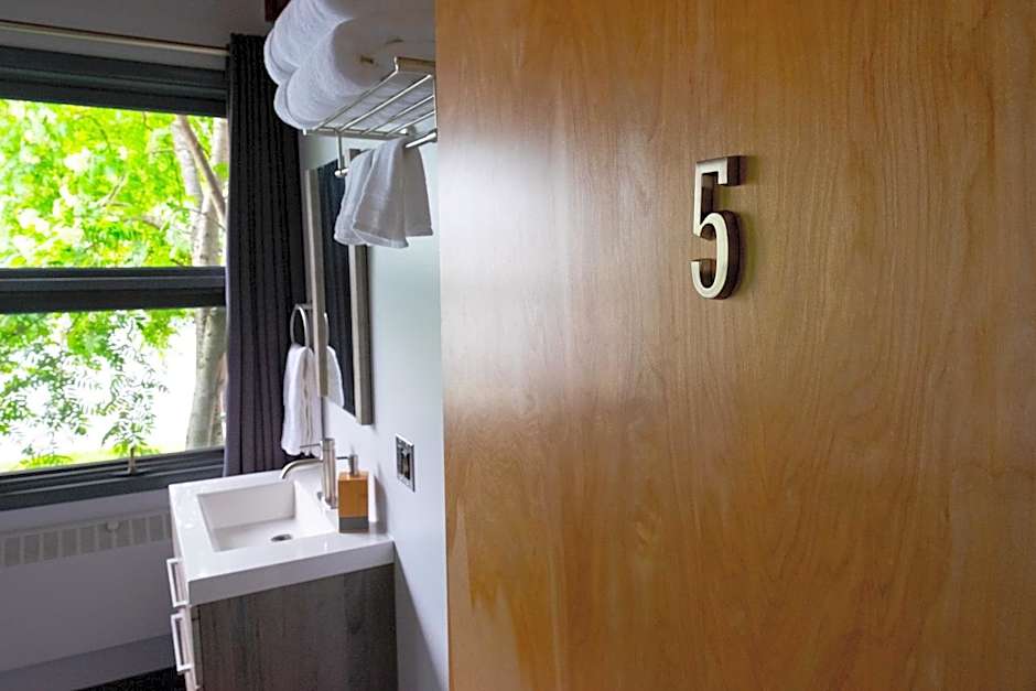 Seward Adventure Lodge