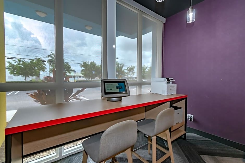 Tru by Hilton Florida City