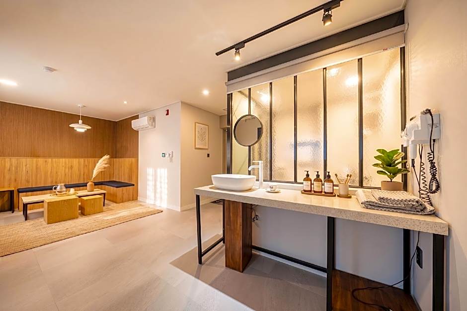 Restia Hotel Suwon Station Branch
