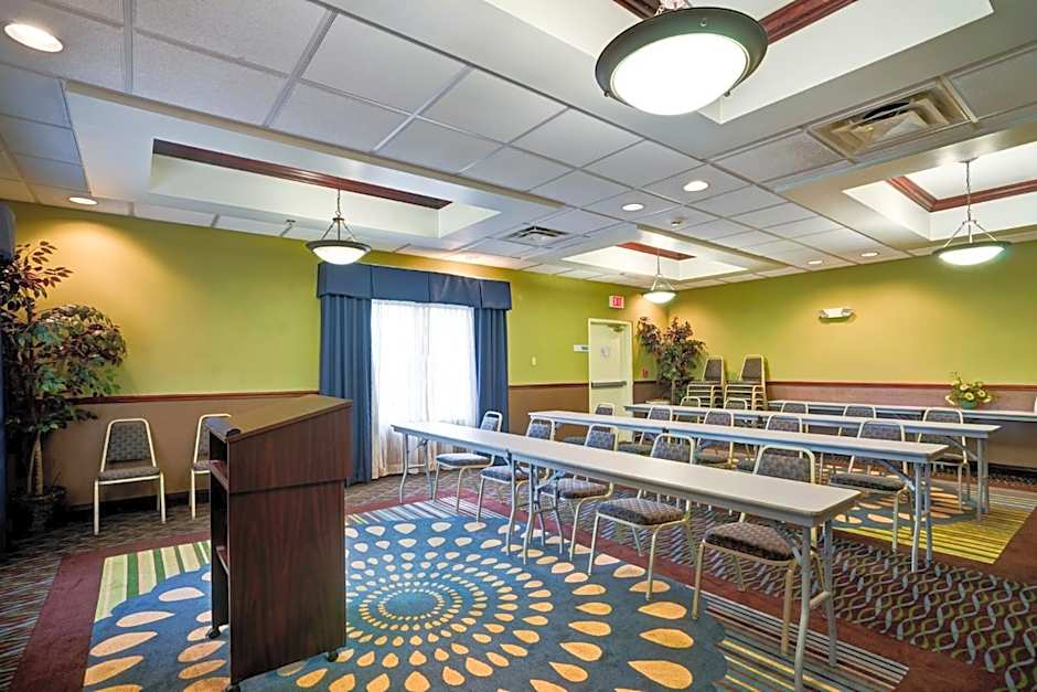 Holiday Inn Express Hotel & Suites Christiansburg By IHG