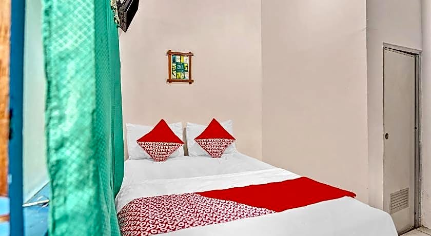 OYO Life 90523 Homestay Jenggolo