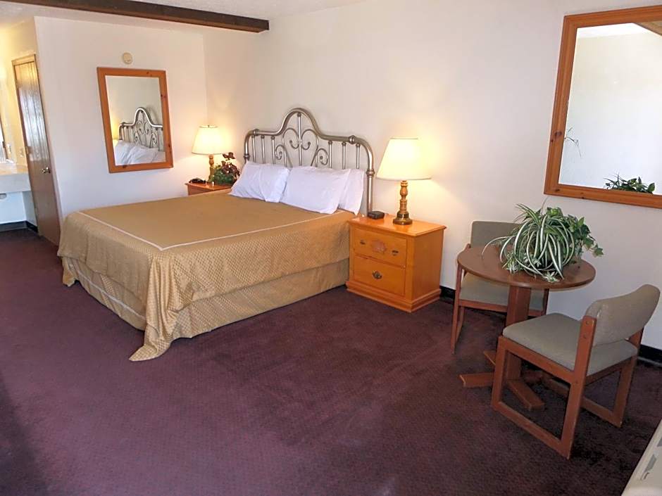 Passion Play Road Inn - Formerly Statue Road Inn