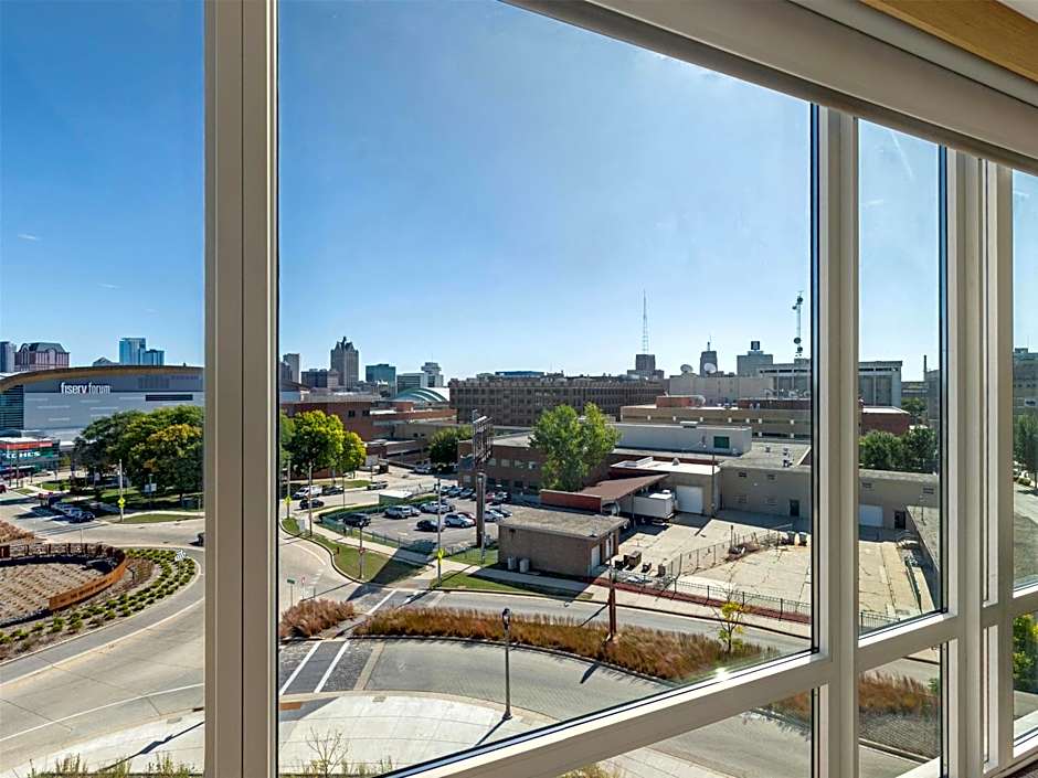 Hyatt Place Milwaukee Downtown