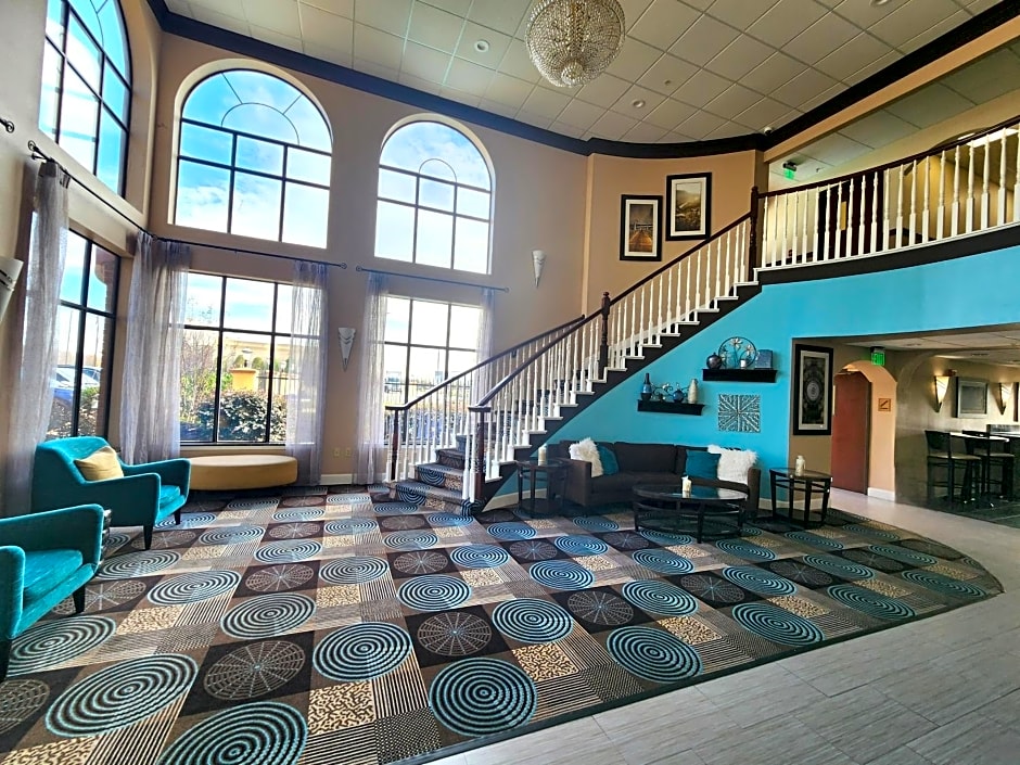 Days Inn & Suites by Wyndham Sam Houston Tollway
