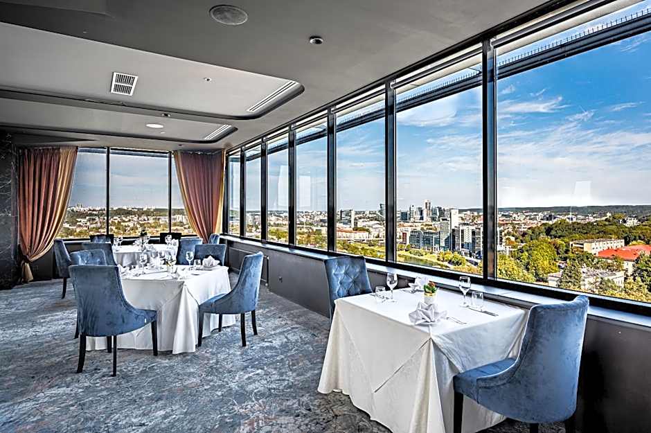 VILNIUS PARK PLAZA HOTEL, Restaurant & Terrace, Panorama Bar, Conference & Banquet Center