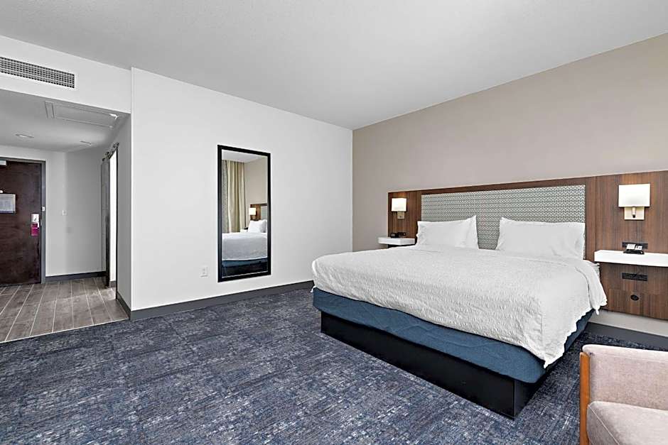 Hampton Inn By Hilton Kansas City Downtown Financial District, MO