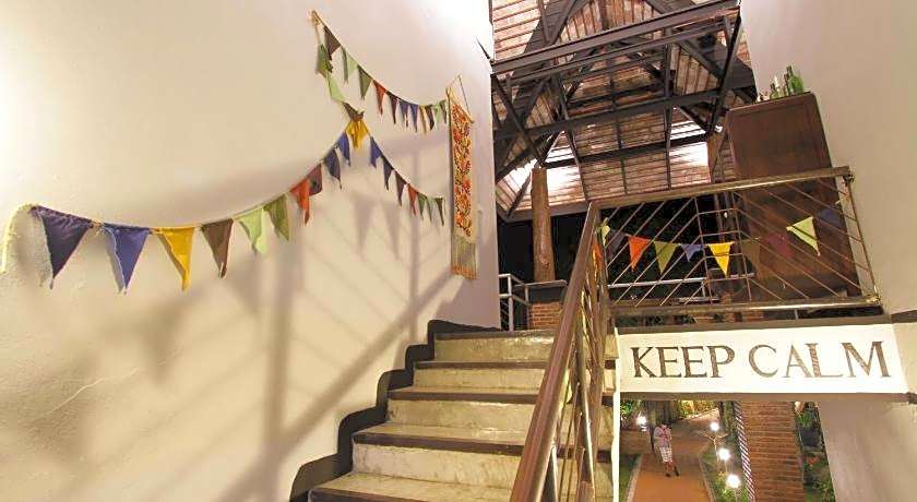 Above The Sea Boutique Hotel