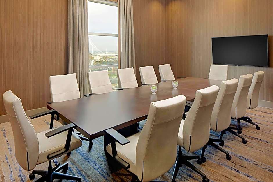 Courtyard by Marriott Dallas Downtown / Reunion District