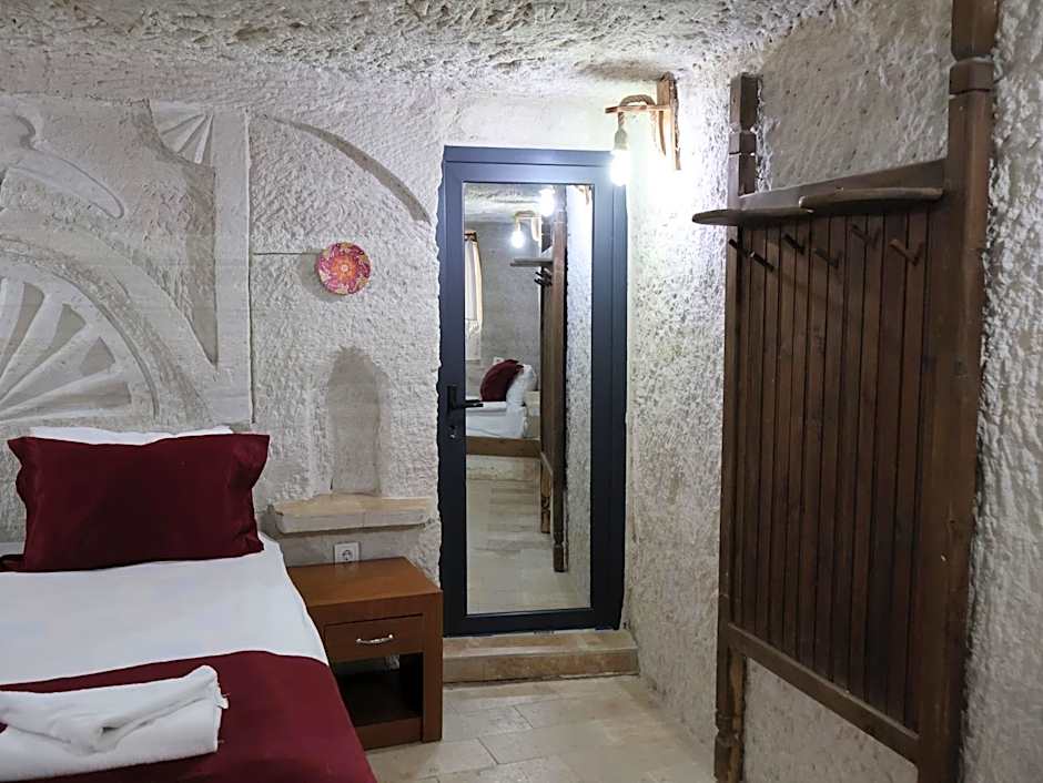 Seven Rock Cave Hotel