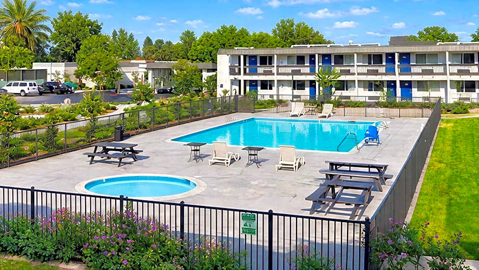 Motel 6-Claremont, CA