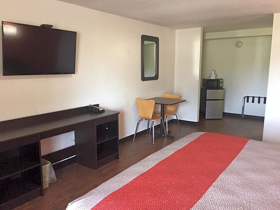 Motel 6-Waco, TX
