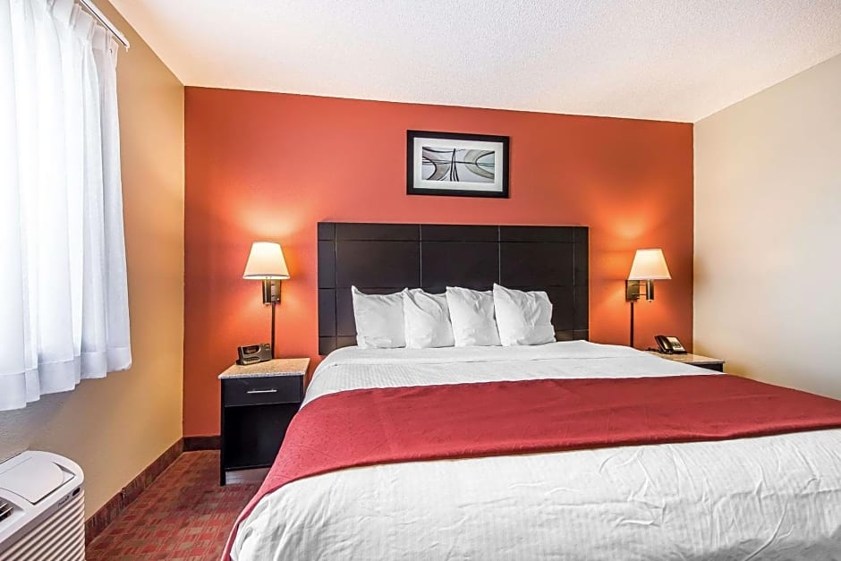 Quality Inn & Suites La Vergne