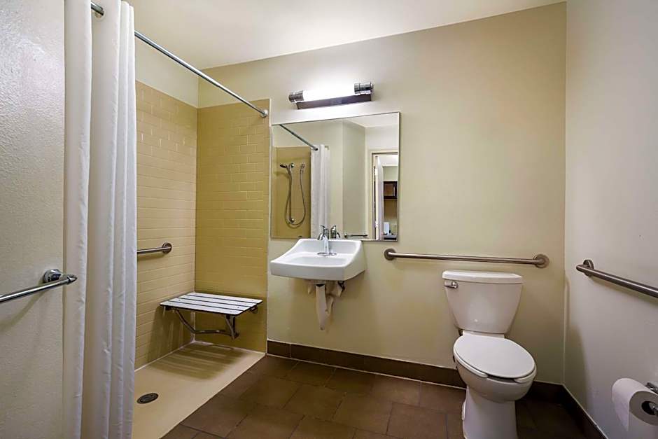 Sonesta Simply Suites St Louis Earth City