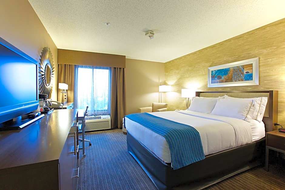 Holiday Inn Express Fargo - West Acres By IHG