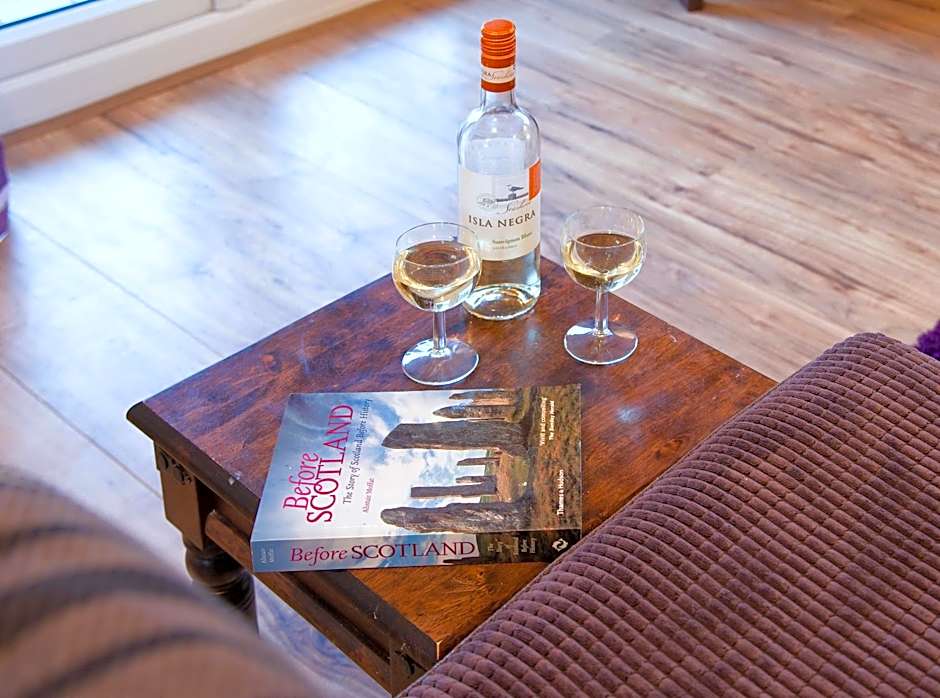 Appin Holiday Homes -Caravans, Lodges, Shepherds Hut and Train Carriage stays