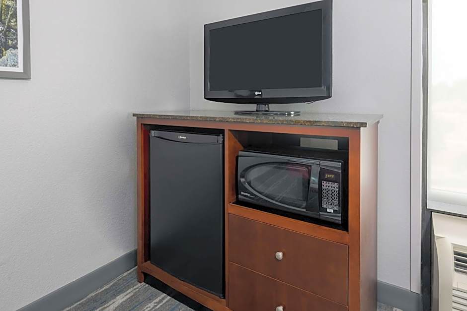 Hampton Inn By Hilton & Suites Winston-Salem/University Area