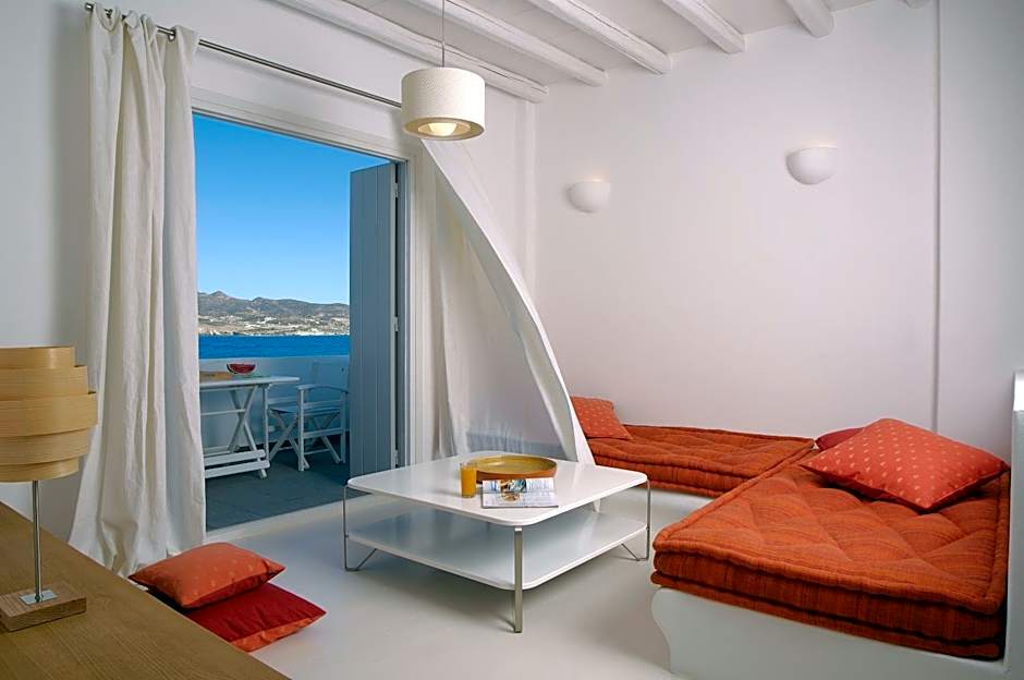 Kapetan Tasos Suites