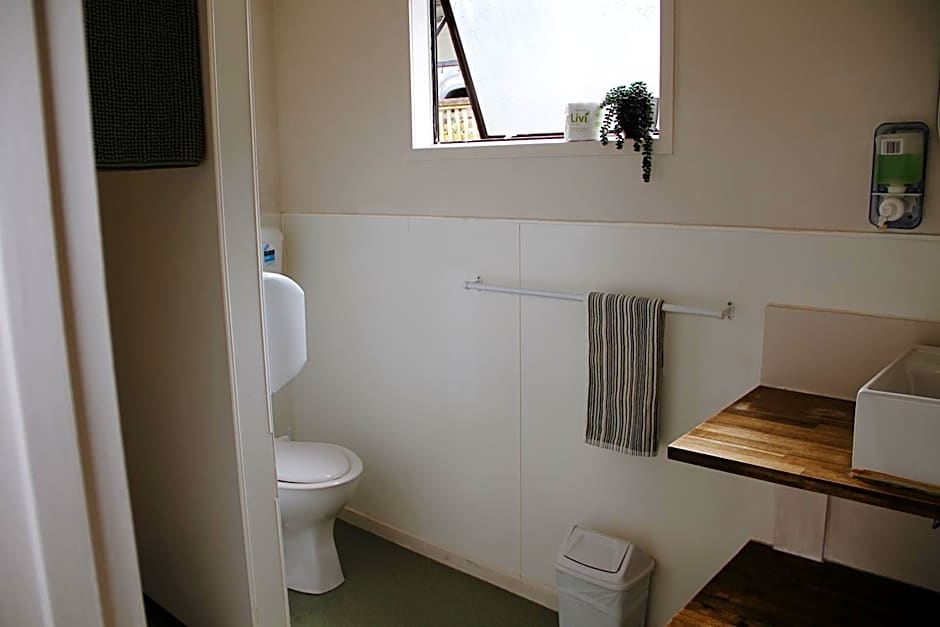 Hugo & Carters Backpackers & Motel