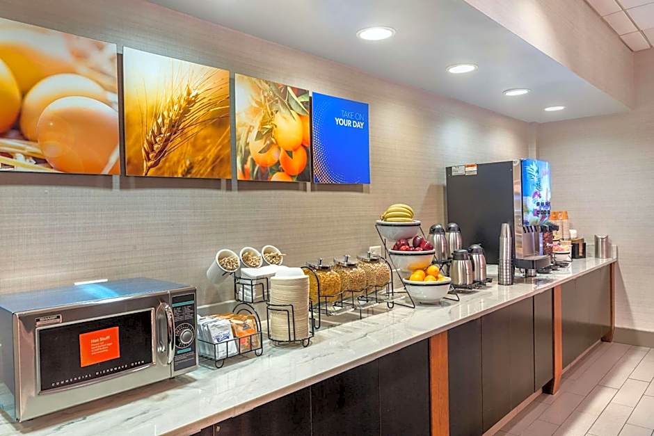 Comfort Inn & Suites Logan International Airport