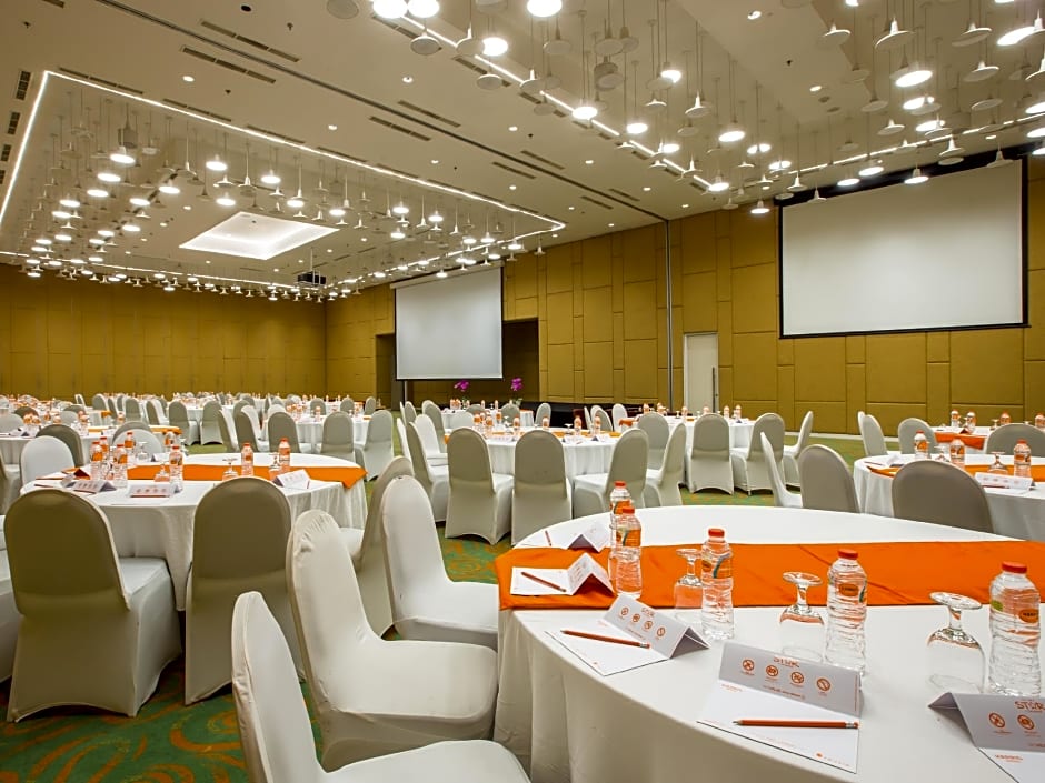 Harris Hotel And Conventions Denpasar Bali
