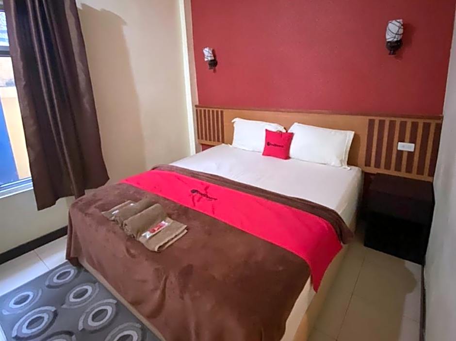 RedDoorz Plus Syariah @ Jalan Syiah Kuala Banda Aceh