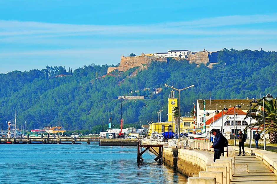 Rooms DP – Setubal, SC