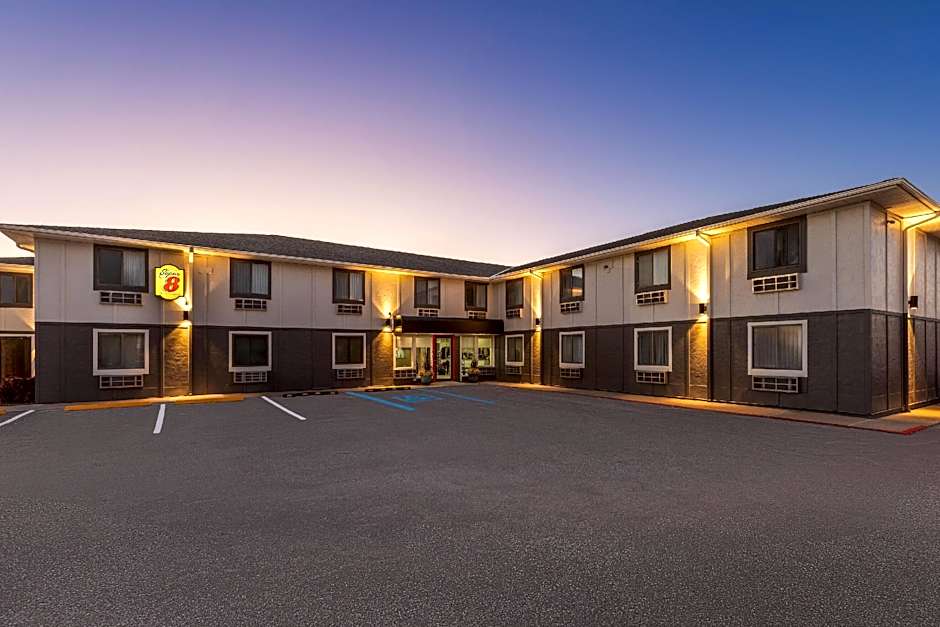 Super 8 by Wyndham Rock Port MO