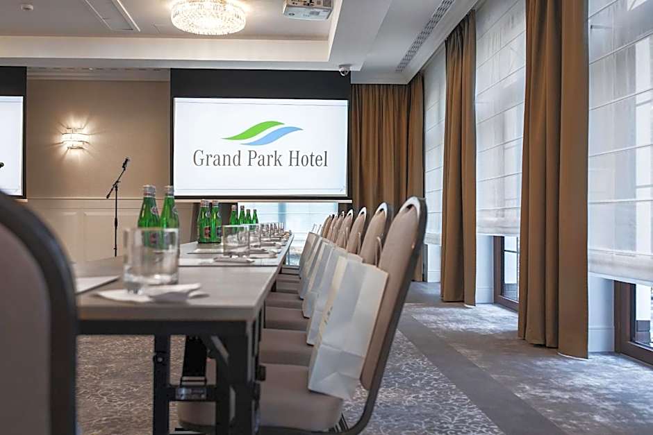 Grand Park Hotel