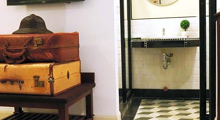 Bloom Boutique Hotel and Cafe