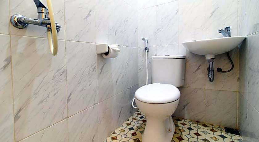 RedDoorz near Klaten Train Station