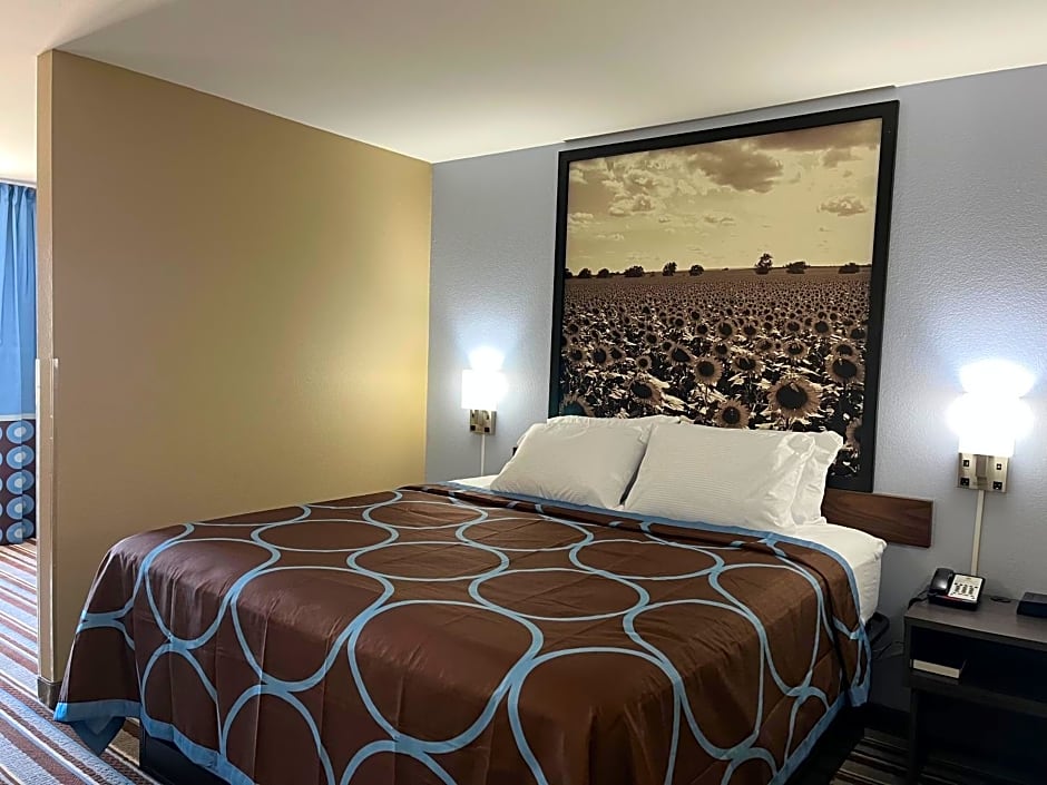 Super 8 by Wyndham Independence KS