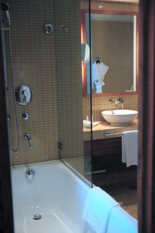 Yas Plaza Marina By Ihg