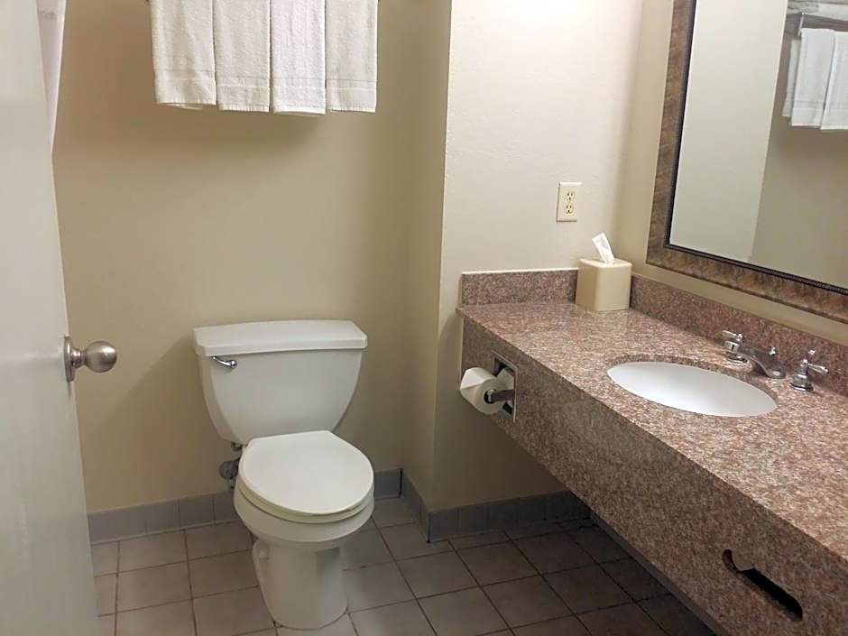 Quality Inn & Suites Schoharie near Howe Caverns