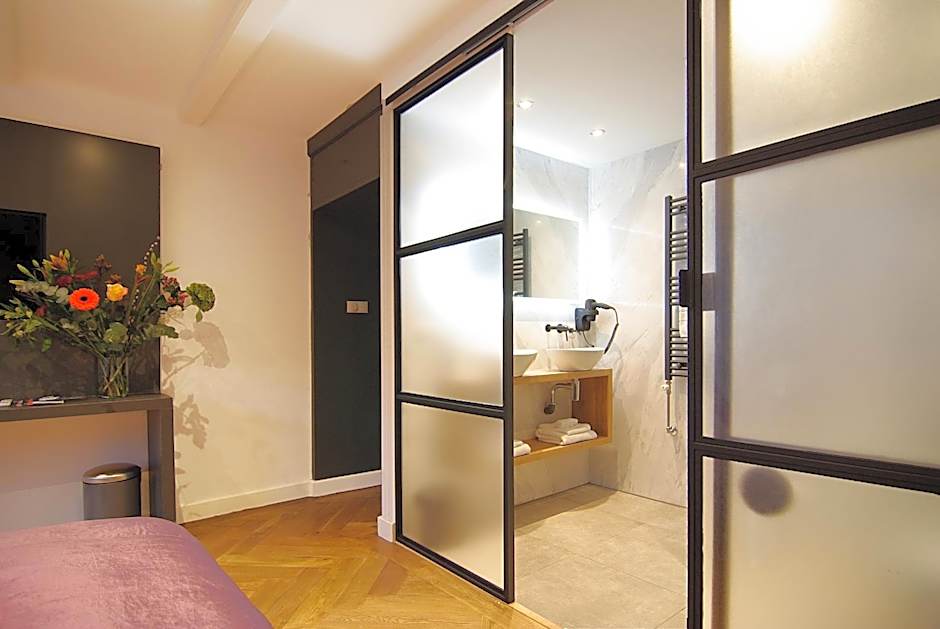 NEW! 2024 - The Canal Bridge Suites