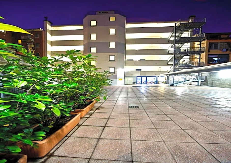 Sechi Hotel Milano with parking