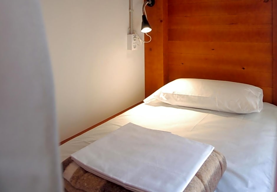 Ten To Go Hostel