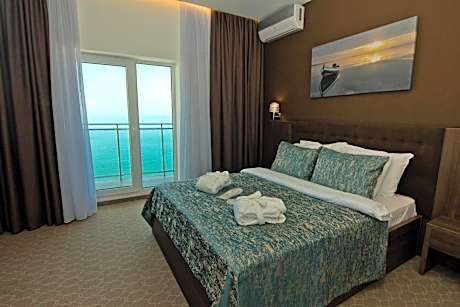 Family Room with Sea View