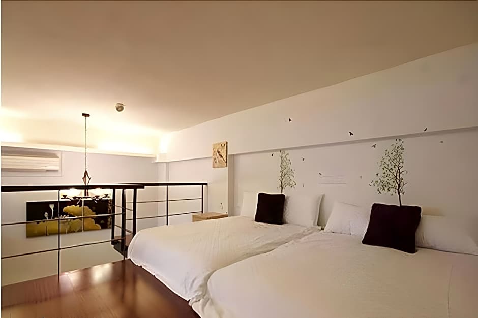 Happiness Yes Hostel II