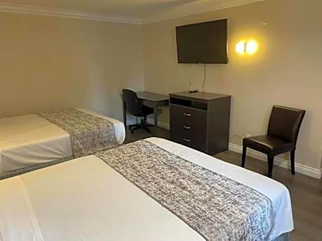 2 Queen Beds No-Smoking Room