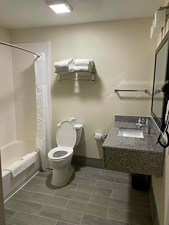 Quality Inn & Suites Spring Lake - Fayetteville near Fort Bragg