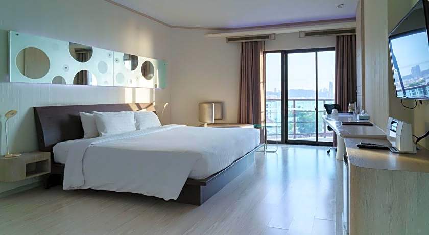 Pattaya Discovery Beach Hotel