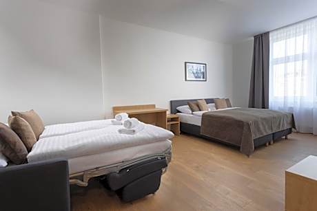 Deluxe Two-bedroom Apartment with Kitchen