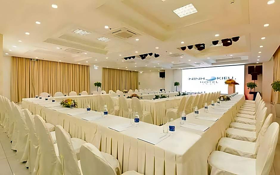 Ninh Kieu Riverside Hotel