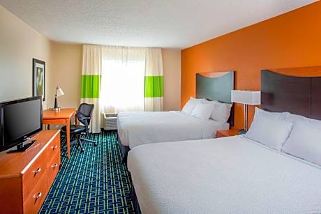 Queen Room with Two Queen Beds and Adapted Tub - Mobility and Hearing Accessible